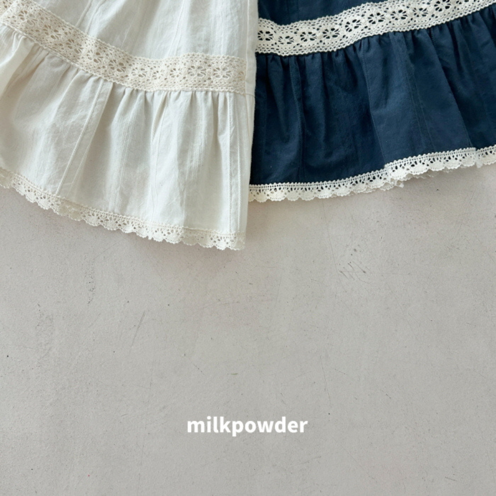 【26/秋】【店舗販売/即日発送】刺繍フレアスカート