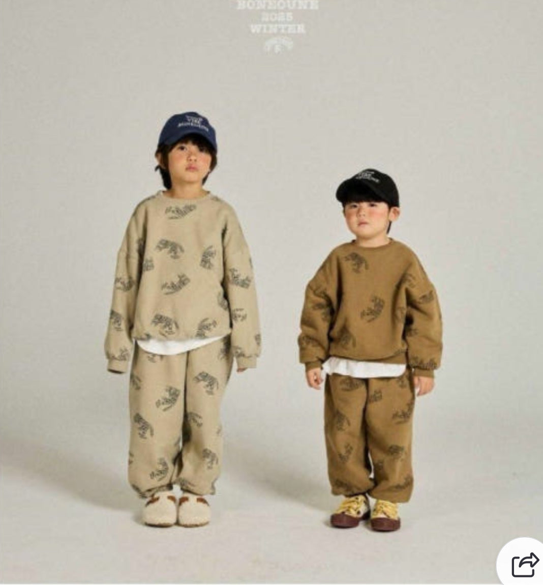 【25/冬】【店舗販売/即日発送】チーター柄スウェット